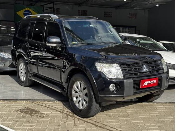 MITSUBISHI PAJERO FULL 3.8 HPE 4X4 V6 24V GASOLINA 4P AUTOMÁTICO MITSUBISHI PAJERO FULL 3.8 HPE 4X4 V6 24V GASOLINA 4P AUTOMÁTICO